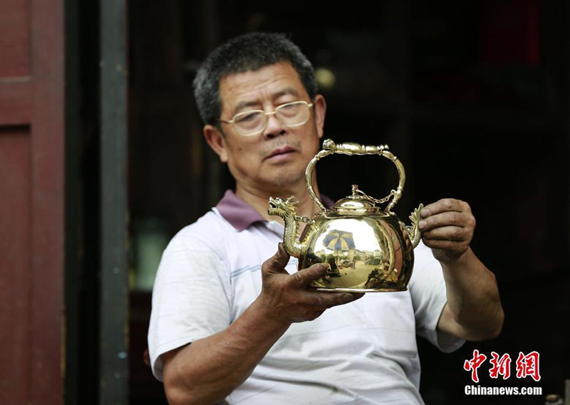 Un vistazo a las ollas de cobre hechas a mano en Zhangjiajie