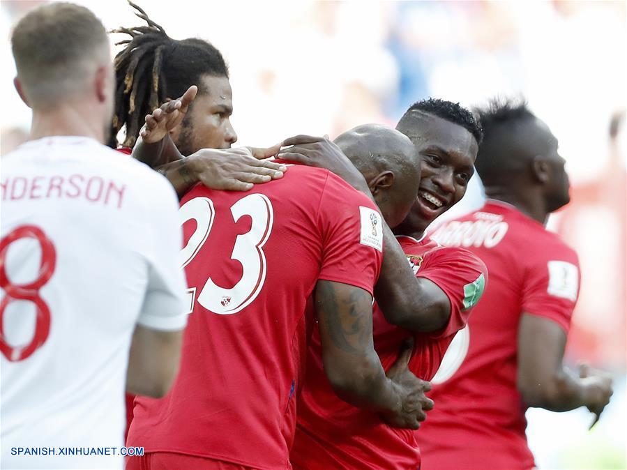 (Rusia 2018) Entrenador Hernán Gómez celebra primer gol de Panamá en Copa Mundial