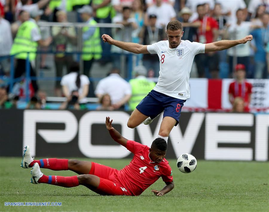 (Rusia 2018) Entrenador Hernán Gómez celebra primer gol de Panamá en Copa Mundial