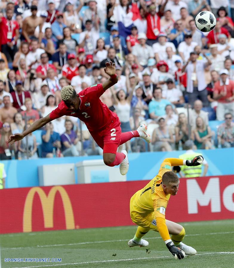 (Rusia 2018) Entrenador Hernán Gómez celebra primer gol de Panamá en Copa Mundial