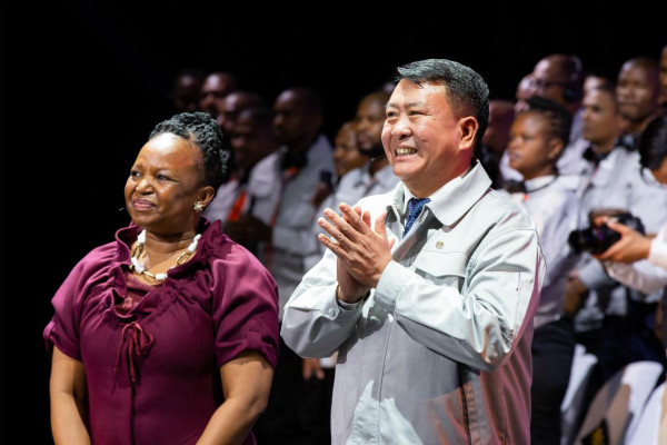 Xu Heyi, presidente del Grupo BAIC, asiste a la celebración para prepararse para la producción de vehículos SKD en Sudáfrica, el 24 de julio de 2018. [Foto proporcionada a chinadaily.com.cn]