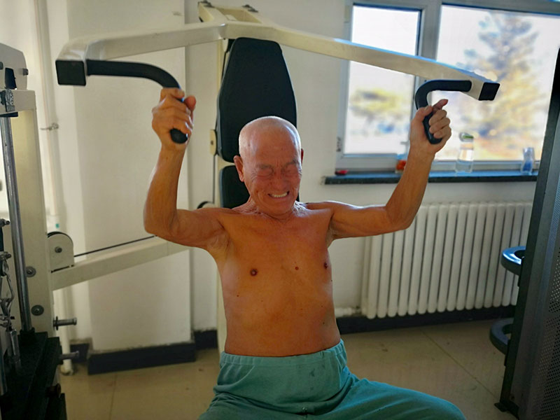 Wu Zhaorui, de 89 a?os, residente de Changchun, capital de la provincia de Jilin, se ejercita en un gimnasio, 25 de diciembre del 2018. [Foto: Ding Luyang/ Chinadaily.com.cn]