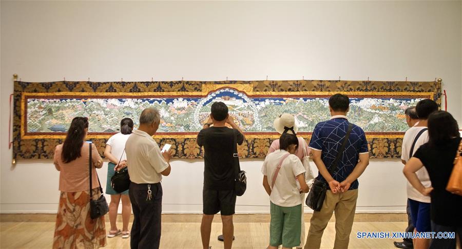 Exposición de obras de arte con características tradicionales tibetanas en Beijing