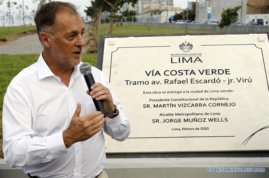 El alcalde de Lima, Jorge Mu?oz, habla en la inauguración de la obra de infraestructura vial Costa Verde, en Lima, Perú, el 27 de febrero de 2020. Mu?oz inauguró el jueves la obra de infraestructura vial Costa Verde, construida de manera conjunta por China Railway Tunnel Group Co.Ltd. en Perú y una empresa local. (Xinhua/Mariana Bazo)
