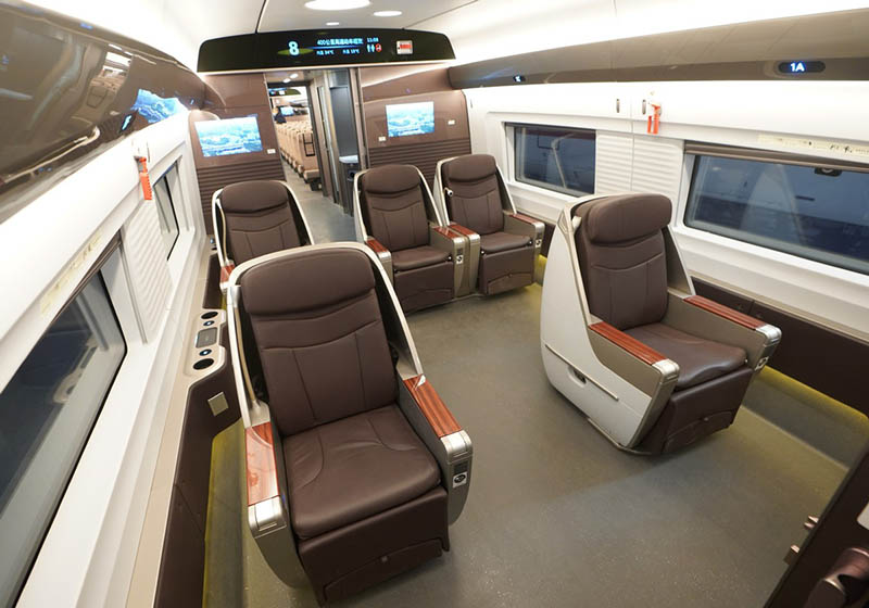Interior de un nuevo tipo de tren de alta velocidad que puede funcionar en diferentes sistemas ferroviarios en CRRC Tangshan, provincia de Hebei, 4 de diciembre del 2020. [Foto: Xinhua]