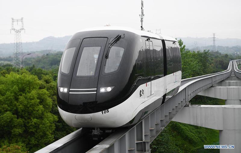 Ultramoderno SkyShuttle de conducción autónoma inicia operaciones en Chongqing