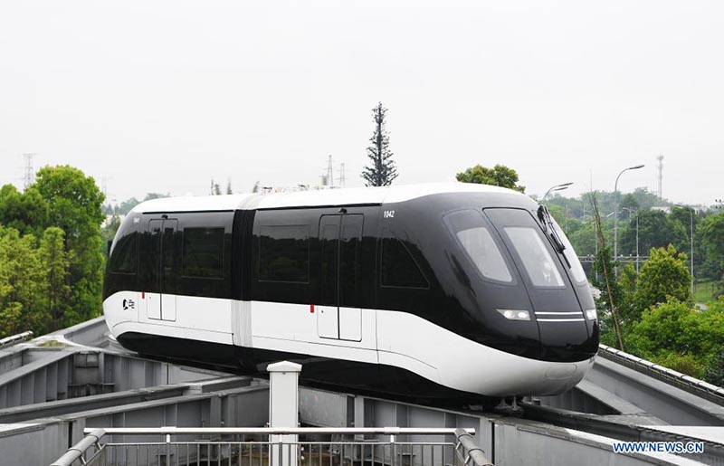 Ultramoderno SkyShuttle de conducción autónoma inicia operaciones en Chongqing