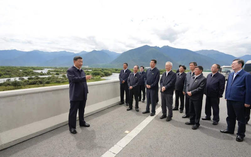 Xi visita ciudad de Nyingchi en la región autónoma del Tíbet