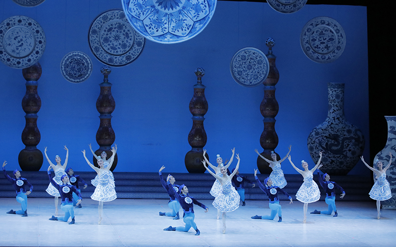 China ofrece un espectáculo de ballet televisado como obsequio por el bicentenario de la independencia de Costa Rica