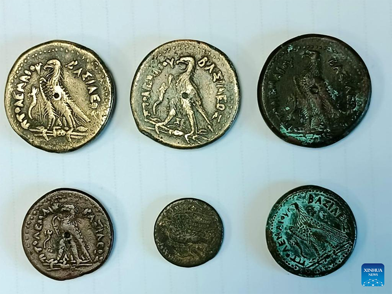 Egipto recupera monedas antiguas incautadas en el aeropuerto internacional de El Cairo