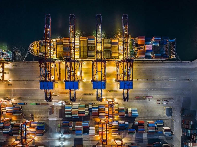 Buque portacontenedores está atracado en una terminal del puerto de Qingdao, provincia de Shandong, 13 de septiembre del 2022. (Foto: Wang Hua/Pueblo en Línea)