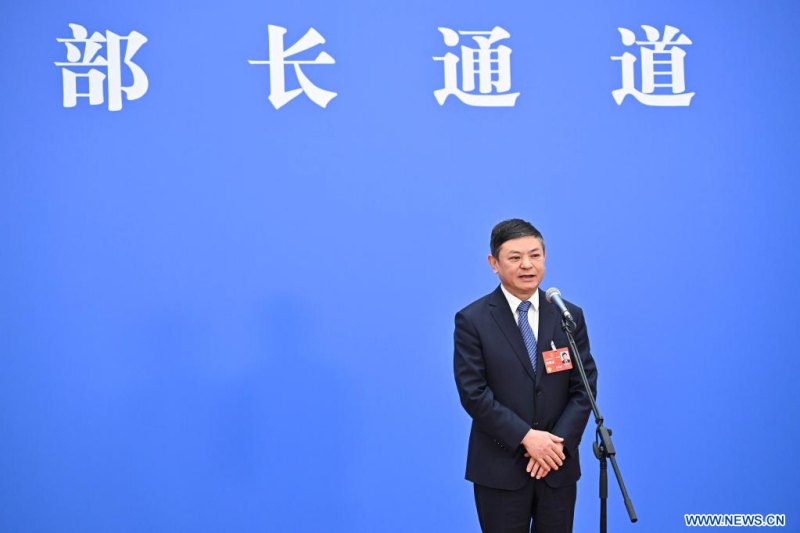 Concentración de PM 2,5 en China disminuyó 57 % en última década, dice ministro