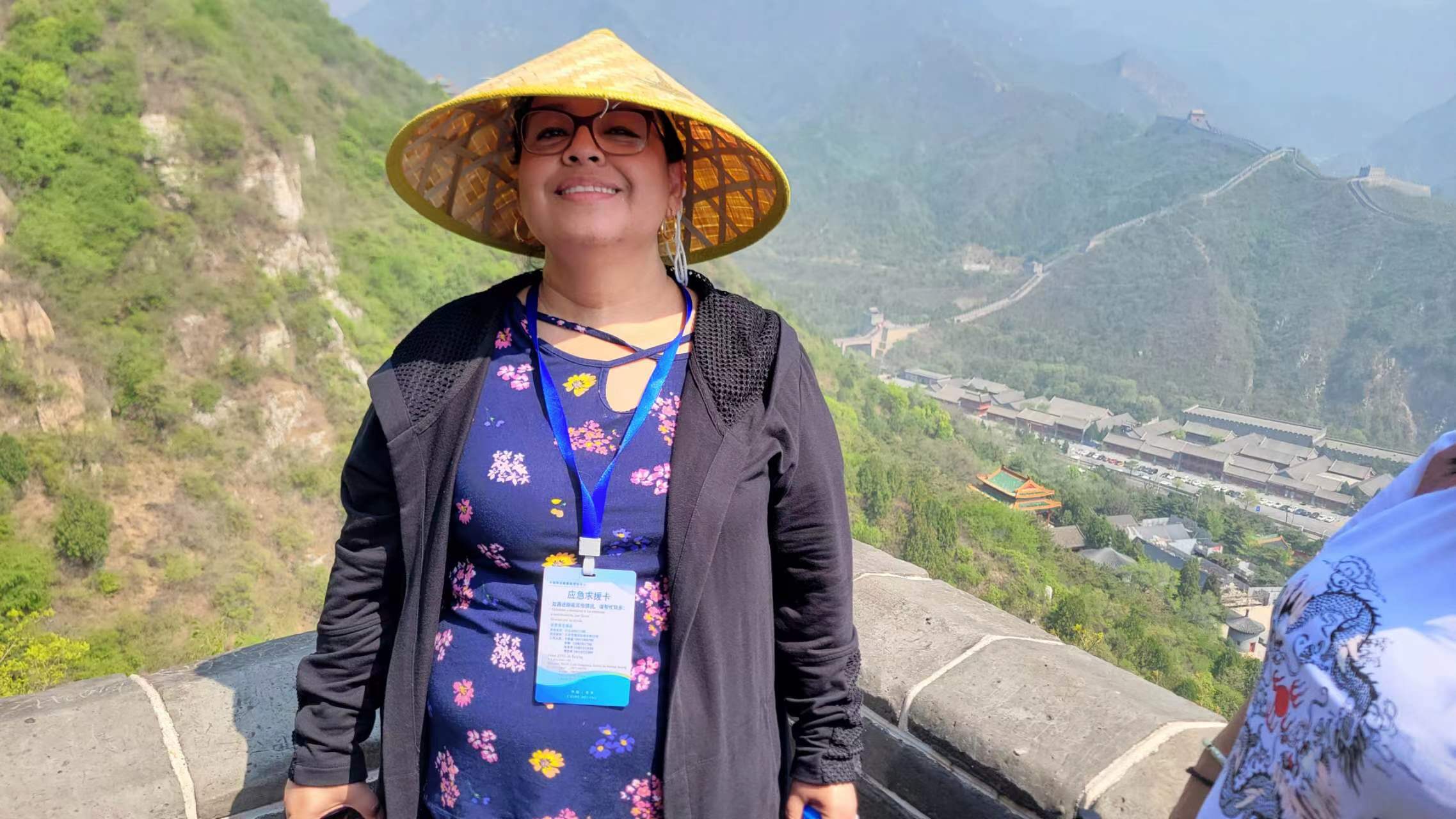 La experiencia de desarrollo de China es digna de aprender, se?aló la diplomática de Honduras