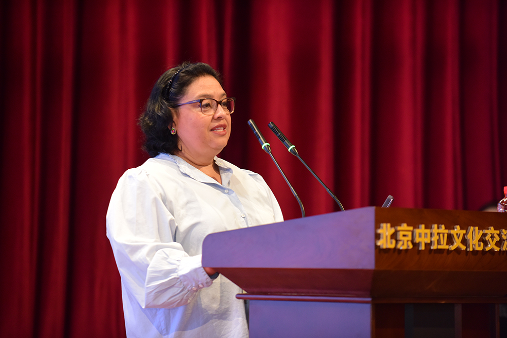 Tessa Yadira Zelaya álvarez, subdirectora del Departamento de Protocolo del Ministerio de Relaciones Exteriores de Honduras, pronunció un discurso al dirigir un grupo de formación para funcionarios y periodistas de los medios de comunicación hondure?os en el Centro de Intercambio Cultural China-América Latina de Beijing. (Foto: Du Huihuang)