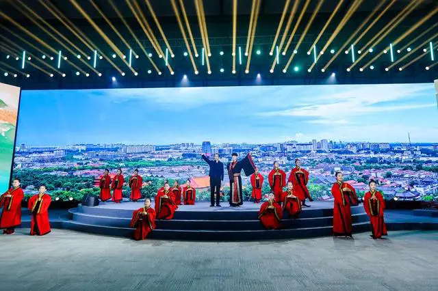 Lanzamiento de la campa?a publicitaria en línea