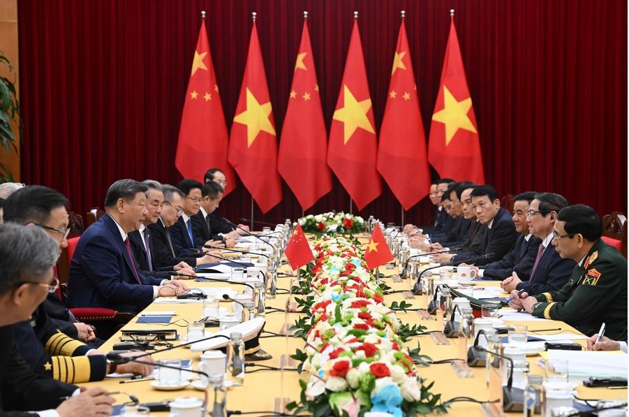 Xi Jinping, secretario general del Comité Central del Partido Comunista de China y presidente chino, se reúne con el primer ministro vietnamita, Pham Minh Chinh, en la sede del Comité Central del Partido Comunista de Vietnam, en Hanoi, Vietnam, el 14 de abril de 2025. (Xinhua/Xie Huanchi)