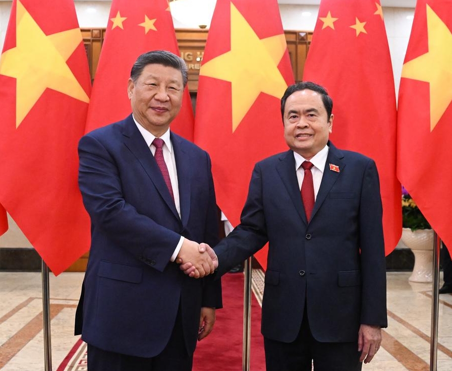 Xi Jinping, secretario general del Comité Central del Partido Comunista de China y presidente chino, se reúne con el presidente de la Asamblea Nacional de Vietnam, Tran Thanh Man, en la sede del Comité Central del Partido Comunista de Vietnam, en Hanoi, Vietnam, el 14 de abril de 2025. (Xinhua/Xie Huanchi)