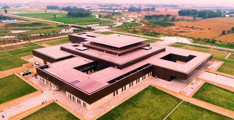 Periodistas euroasiáticos visitan el Museo Erlitou de las Ruinas de la Capital Xia para conocer 