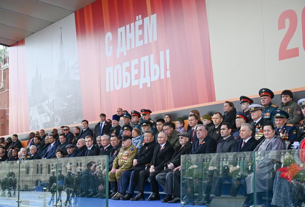 Xi asiste a las celebraciones rusas del Día de la Victoria