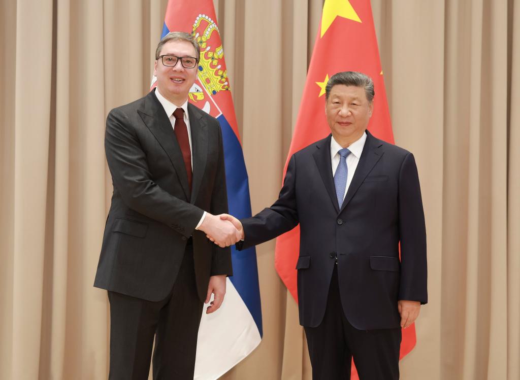 El presidente chino, Xi Jinping, se reúne con el presidente serbio, Aleksandar Vucic, al margen de las celebraciones para conmemorar el 80° aniversario de la victoria en la Gran Guerra Patriótica de la Unión Soviética, en Moscú, Rusia, el 9 de mayo de 2025. (Xinhua/Ding Haitao)