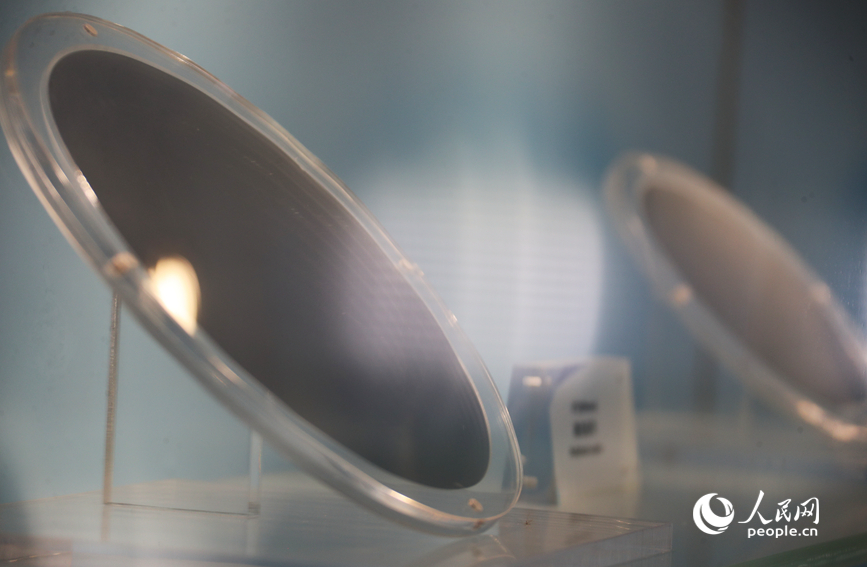 Empresa de Zhengzhou desarrolla los wafers de silicio más grandes de China