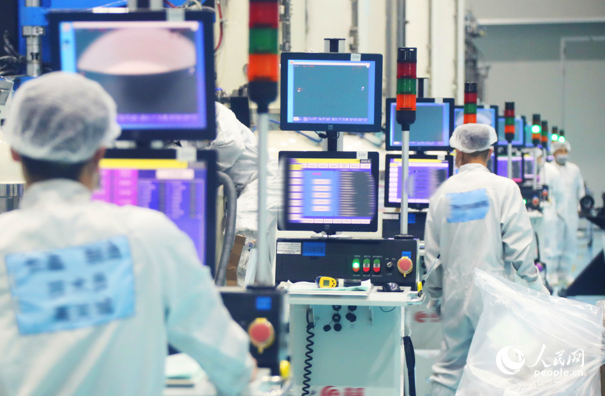 Empresa de Zhengzhou desarrolla los wafers de silicio más grandes de China