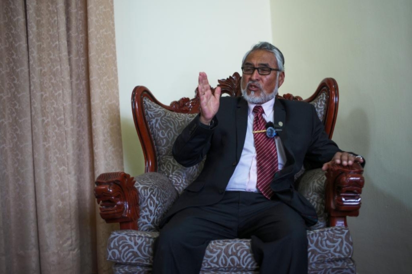 Imagen del 20 de junio de 2025 del rector de la Universidad Nacional de San Antonio Abad del Cusco, Eleazar Crucinta, hablando durante una entrevista con la Agencia de Noticias Xinhua, en Cusco, Perú. (Xinhua/Zhao Kai) 