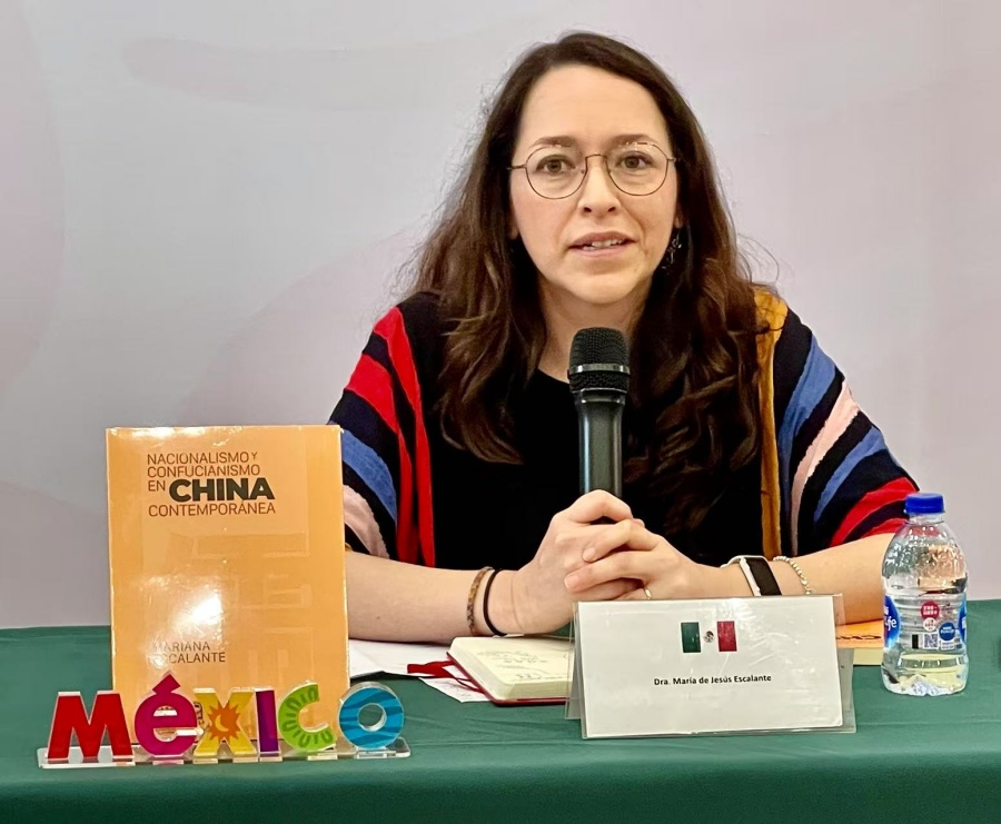 Dra. Mariana Escalante, durante la presentación de su libro “Nacionalismo y confucianismo en China contemporánea”, Beijing, 3 de julio del 2025. (Foto: YAC)