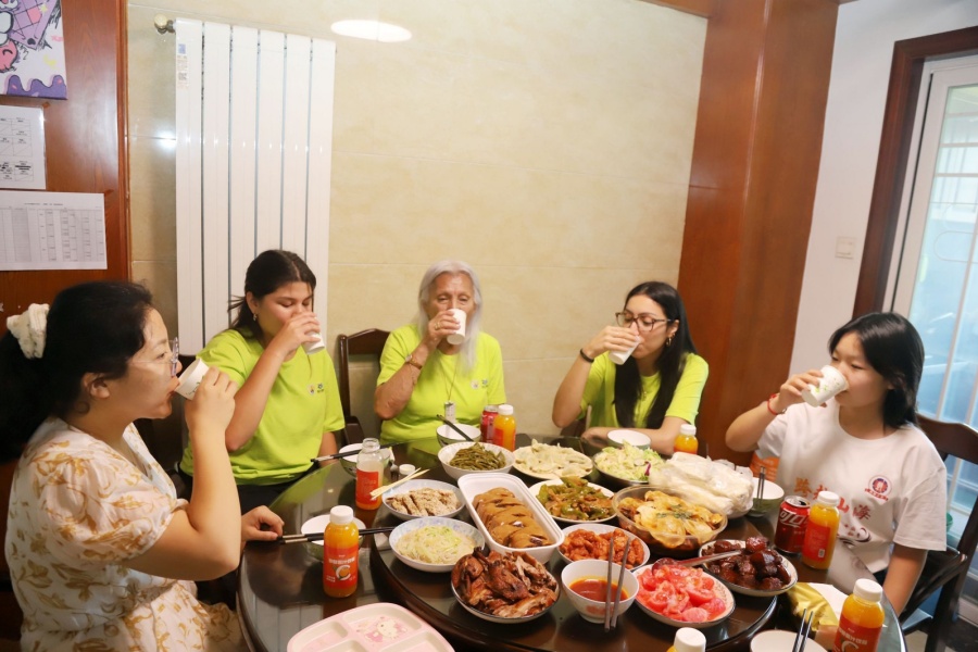 Profesores y estudiantes peruanos experimentan la vibrante civilización china en Xuzhou