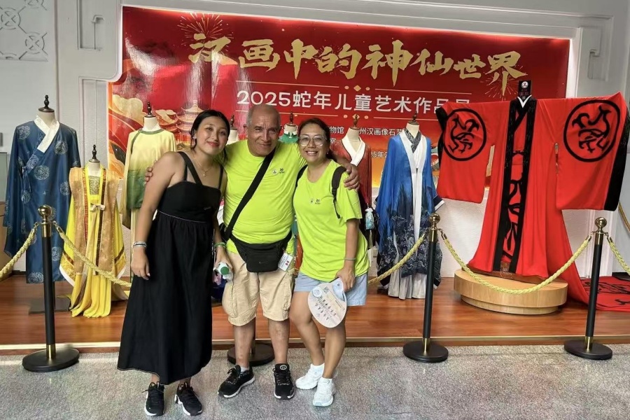 Profesores y estudiantes peruanos experimentan la vibrante civilización china en Xuzhou