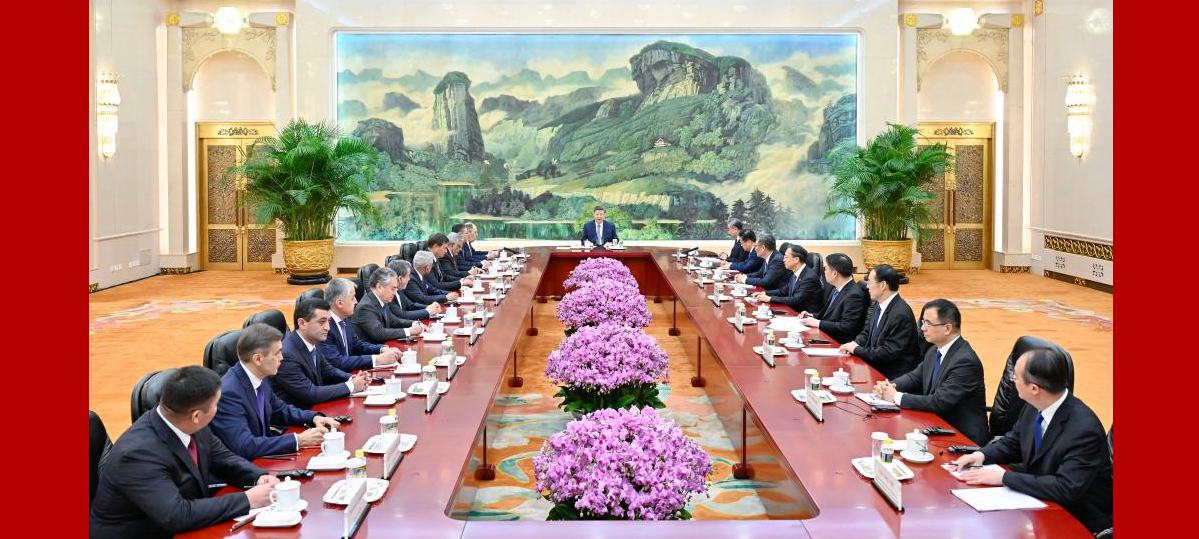Xi se reúne con jefes de delegaciones asistentes a Reunión del Consejo de Ministros de Relaciones Exteriores de OCS