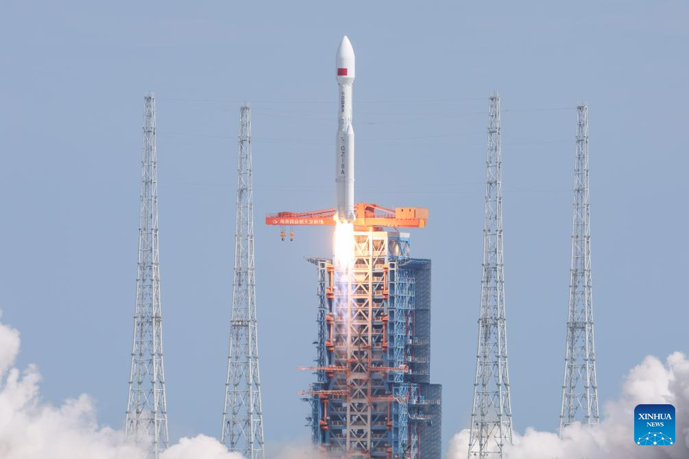 China lanza nuevo grupo de satélites de órbita terrestre baja