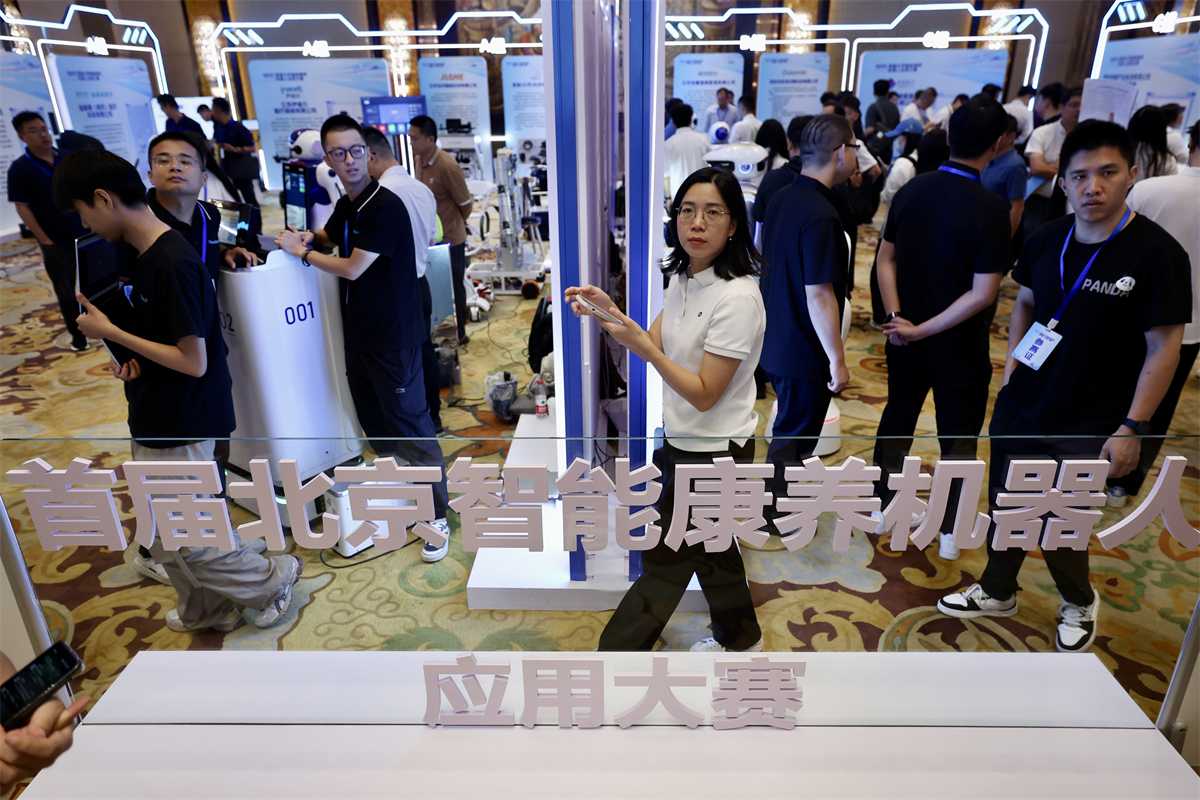 Competencia de robótica en Beijing busca soluciones tecnológicas para el cuidado de los ancianos