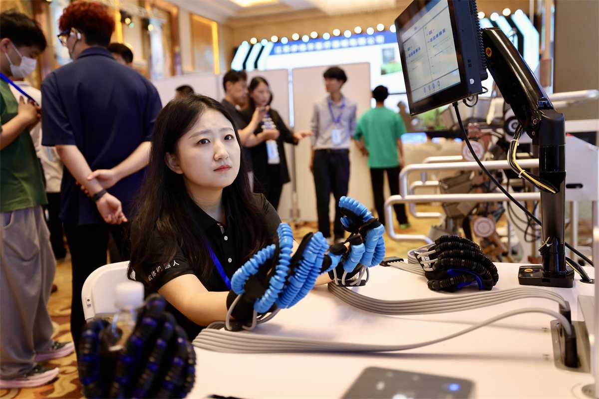 Competencia de robótica en Beijing busca soluciones tecnológicas para el cuidado de los ancianos