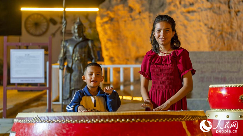 China Avanza | La noche del casco antiguo de Kuqa de Xinjiang nunca se apaga