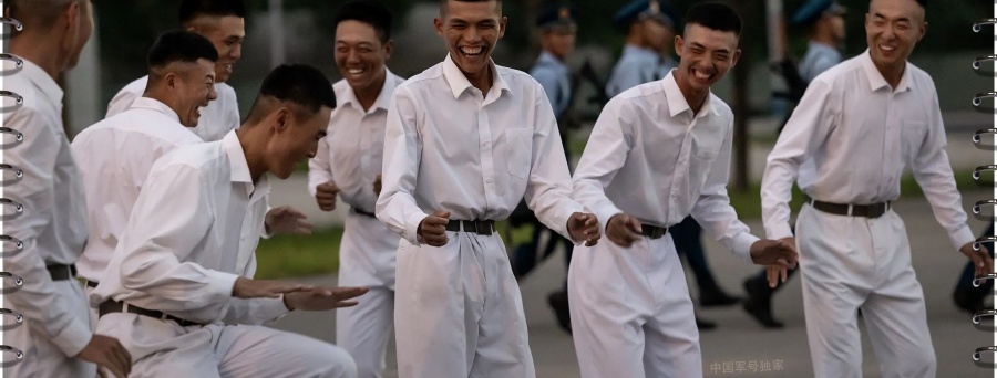 Imágenes del entrenamiento?militar para el desfile?del Día de la Victoria en China