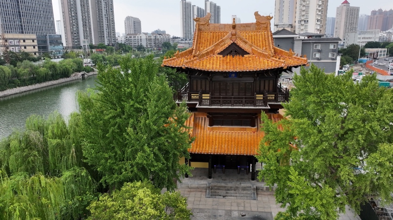 Huanglou (la Torre Amarilla), uno de los monumentos culturales urbanos de Xuzhou, vista el 1 de agosto de 2025. (Diario del Pueblo digital/Yu Le)