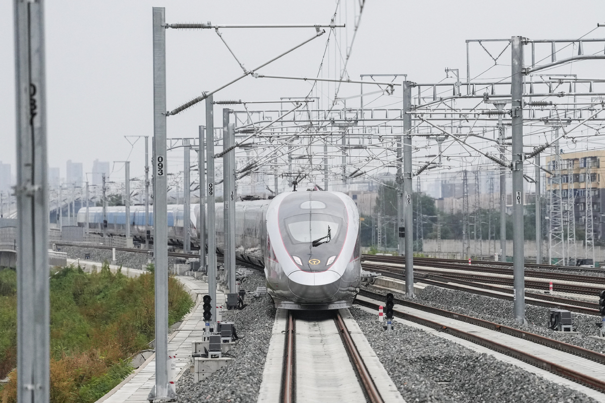 Un nuevo tramo ferroviario de alta velocidad de Shenyang a Baihe, en el noreste de China, se inauguró el domingo. [Foto/Xinhua]