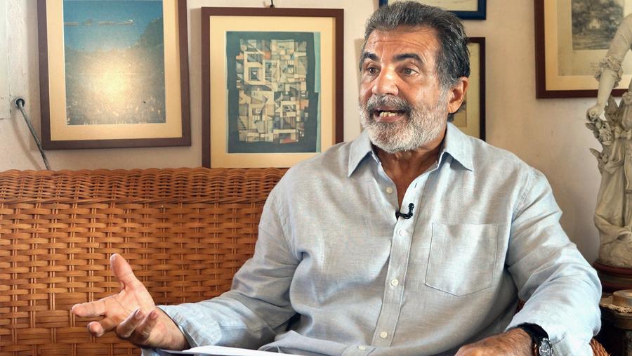 Imagen del 11 de septiembre de 2024 del investigador del Centro de Investigaciones de Política Internacional de Cuba, Eduardo Regalado, hablando durante una entrevista con la Agencia de Noticias Xinhua, en La Habana, capital de Cuba. (Xinhua/Li Zijian) 