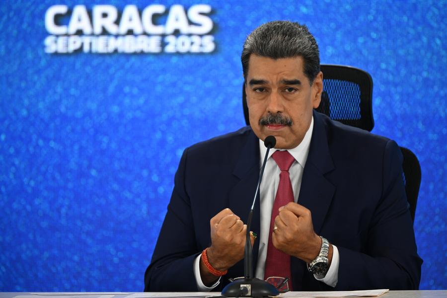 El presidente venezolano, Nicolás Maduro, habla durante una rueda de prensa con medios nacionales e internacionales, en Caracas, Venezuela, el 15 de septiembre de 2025. (Xinhua/Str)