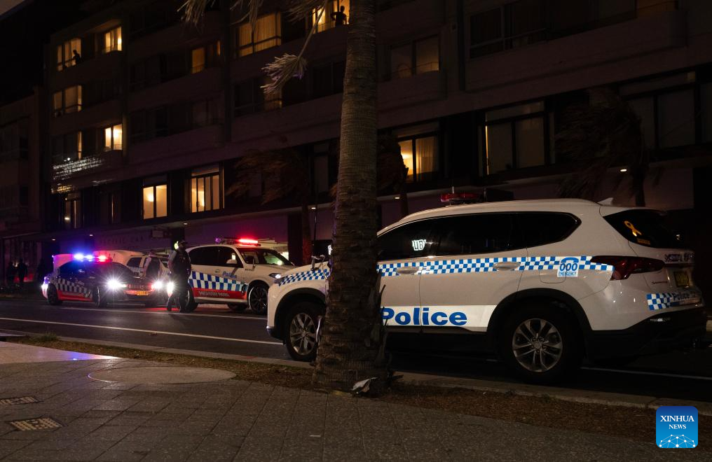Sube a 16 número de muertos por tiroteo en playa Bondi en Sídney