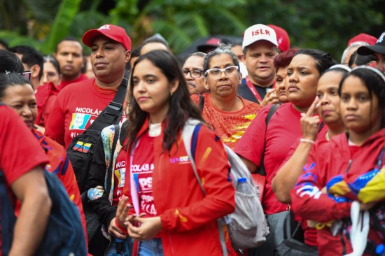 Venezolanos rechazan despliegue militar de EEUU en el Caribe y reafirman voluntad de defender la patria